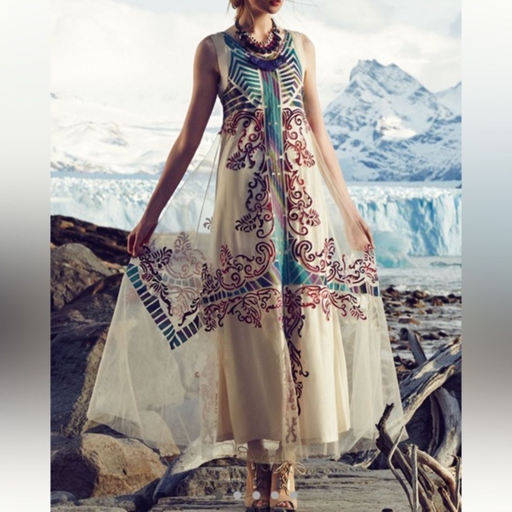 Anthropologie Geisha Designs Embroidered Size 6 White Ivory Maxi Dress Gown